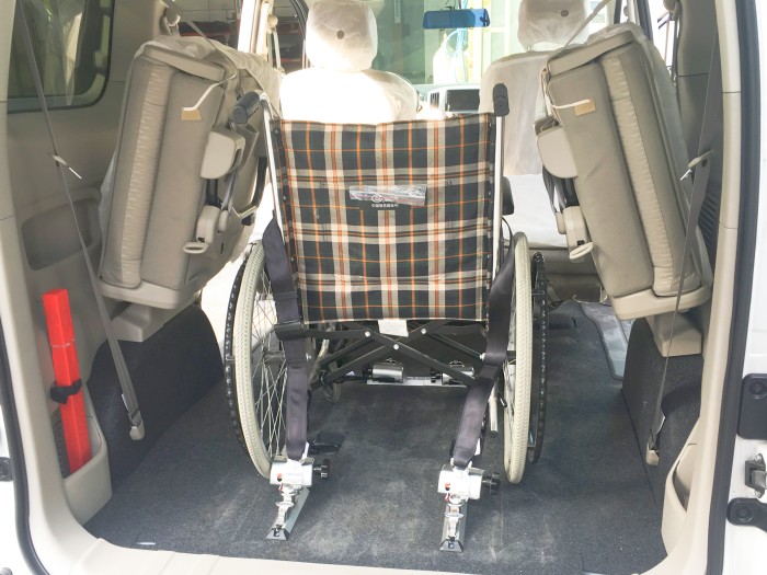 轮椅安全固定装置