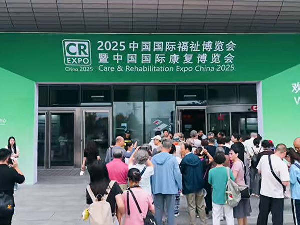 常州信德泰克惊艳亮相中国国际福祉博览会-福祉设备助力多款福祉汽车